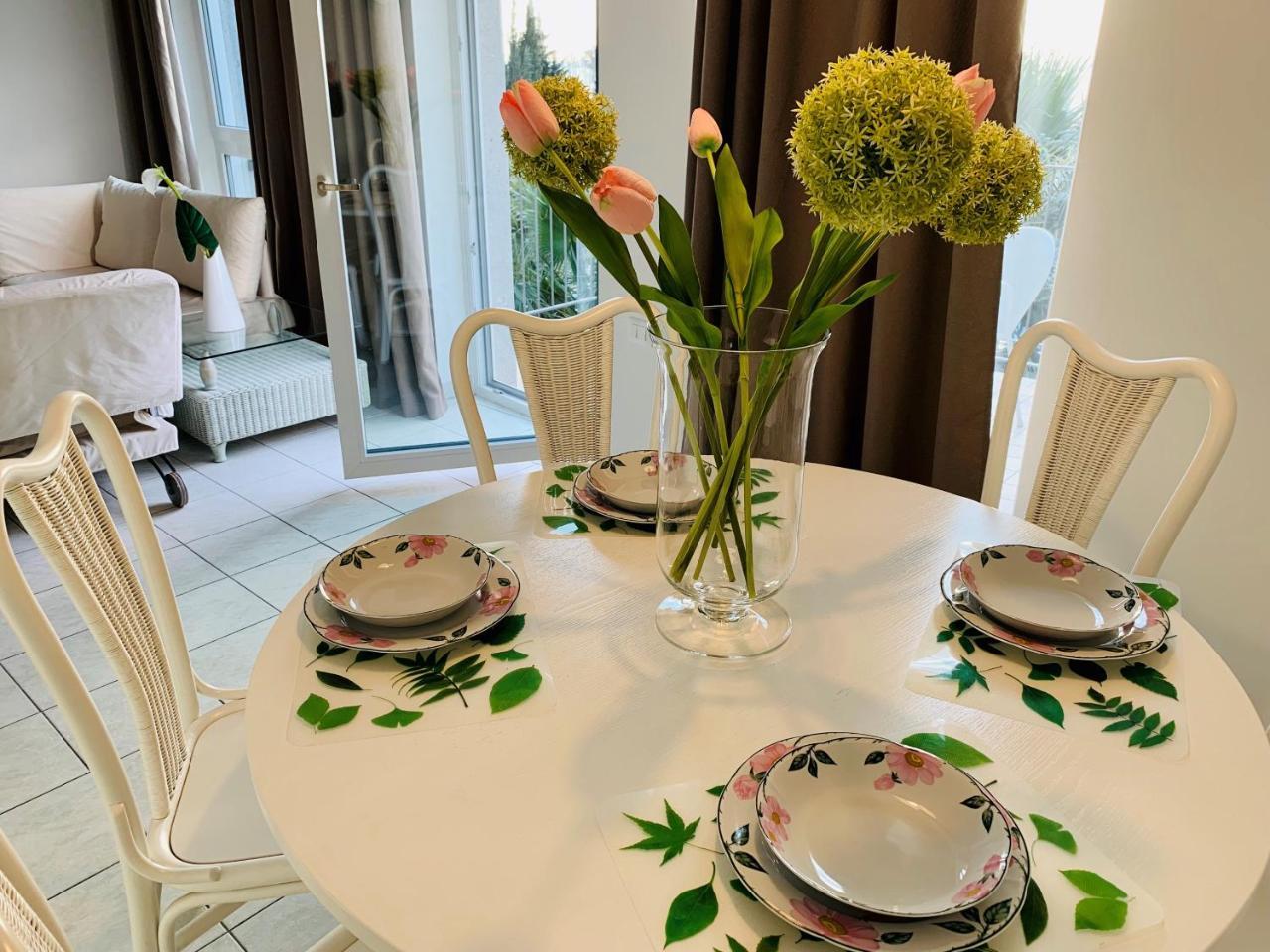 Front Lake Apartment Bardolino Bagian luar foto